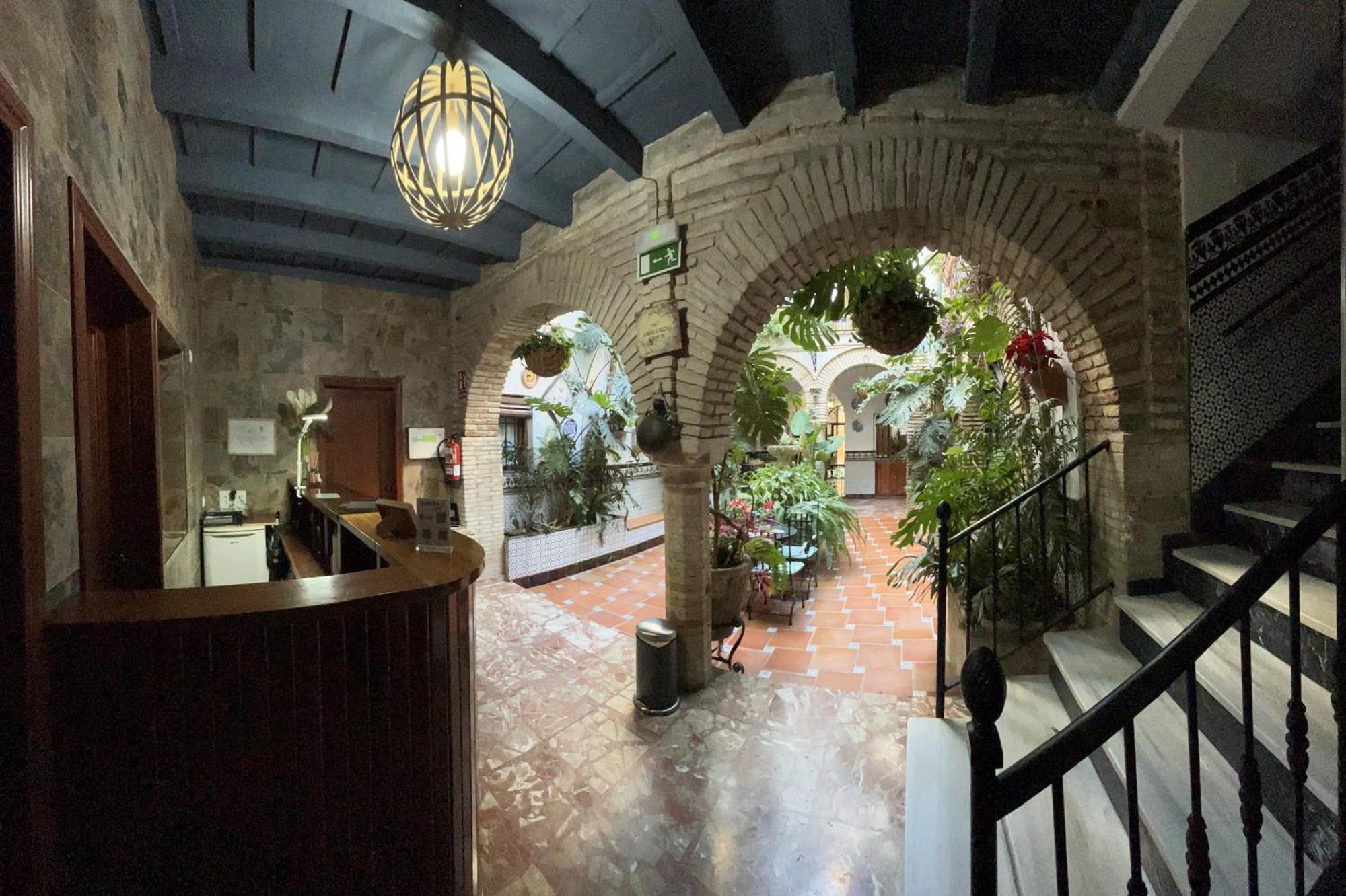 Pension Los Arcos Cordoba Exterior photo