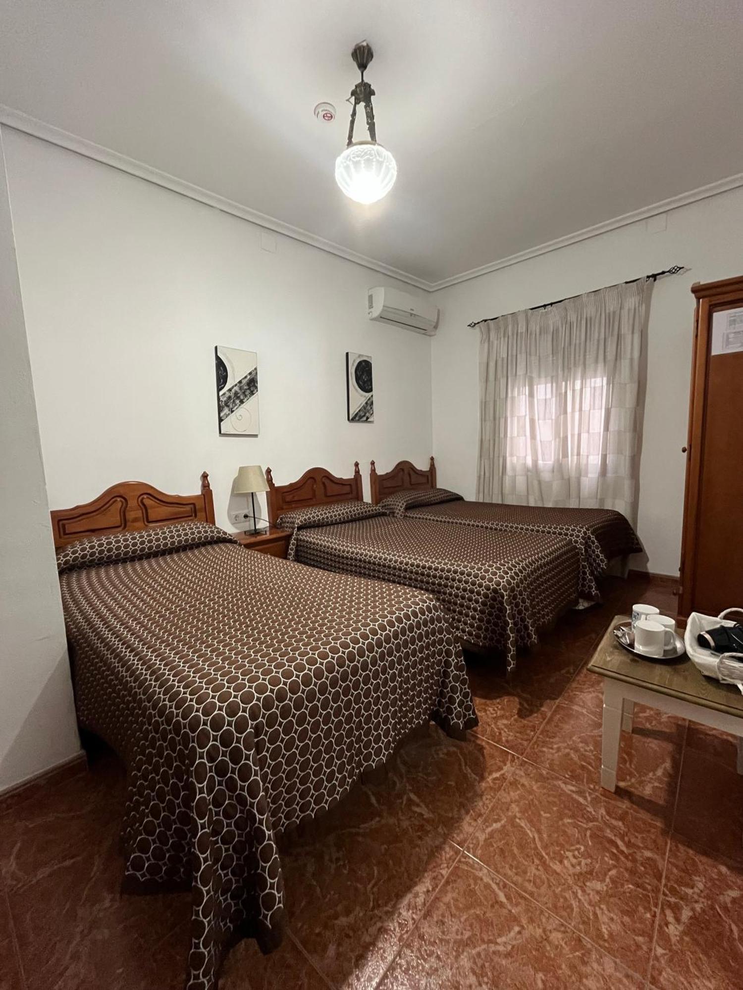 Pension Los Arcos Cordoba Exterior photo