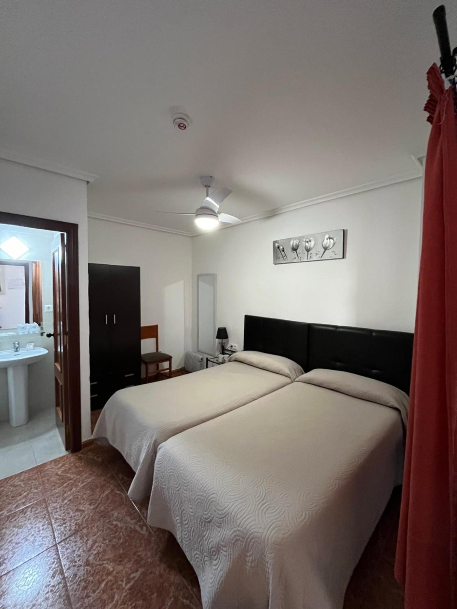 Pension Los Arcos Cordoba Exterior photo