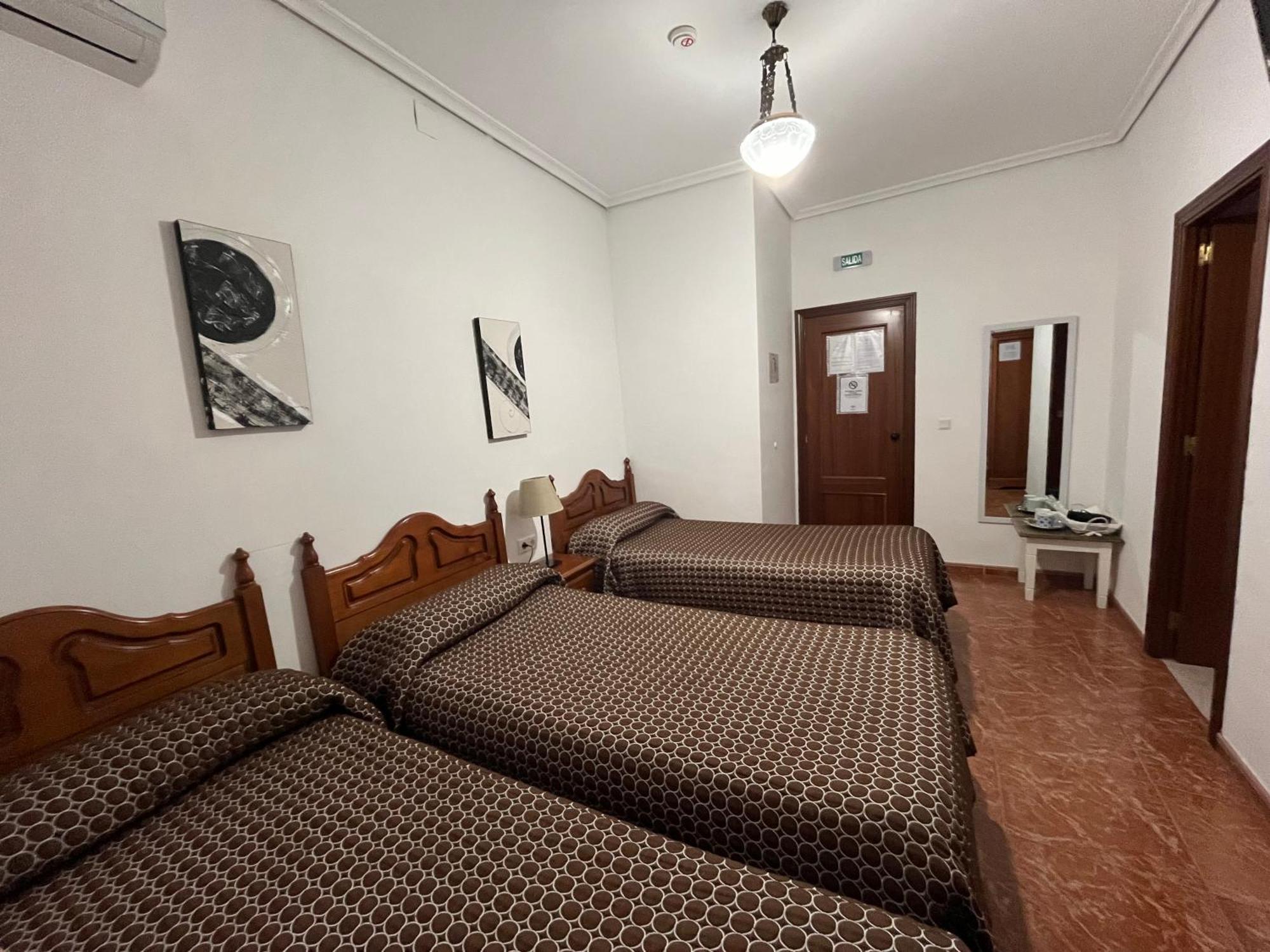 Pension Los Arcos Cordoba Exterior photo