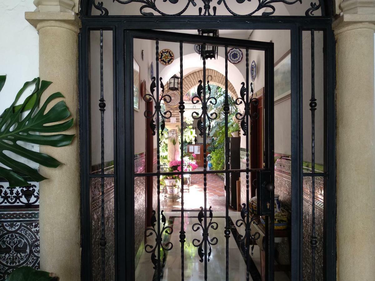 Pension Los Arcos Cordoba Exterior photo